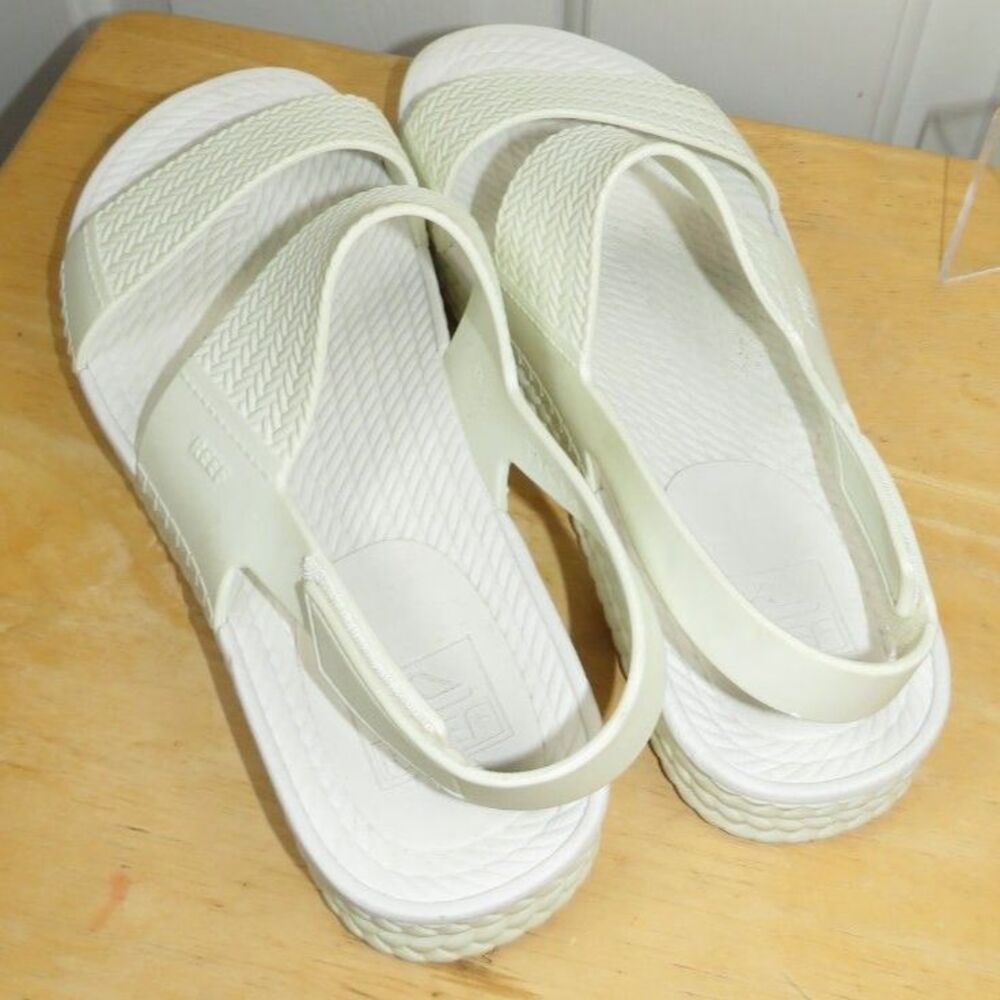 Reef Women's Water Vista Sandals Waterproof White/White Size 9 - Picture 2 of 7